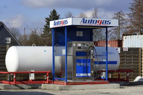 Газові заправки — ілюстрація