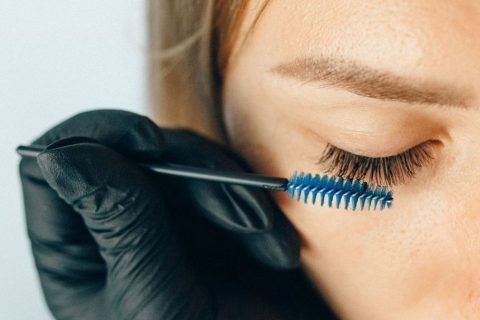 Ресницы и брови — иллюстрация