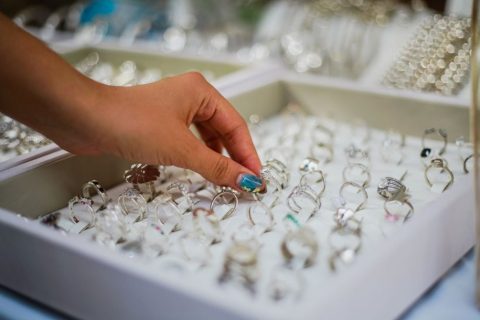 Ювелирные — иллюстрация